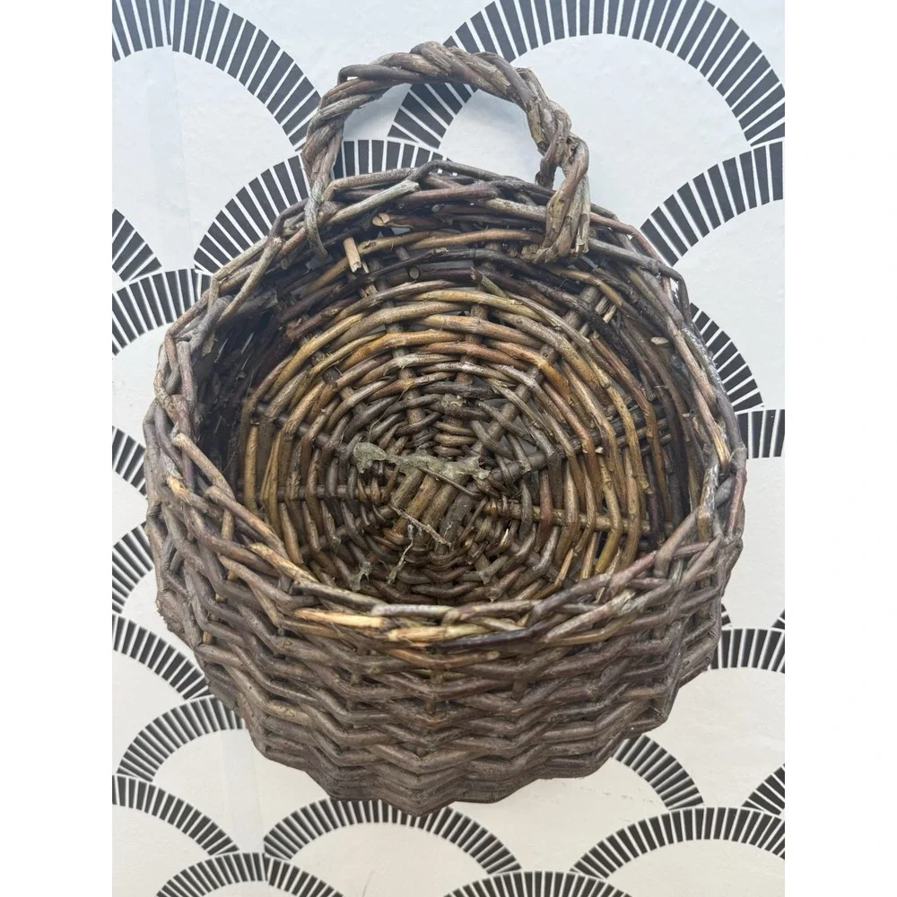 VTG Wicker Wall Basket Hanging Round Pocket Planter Rustic Decor Garden